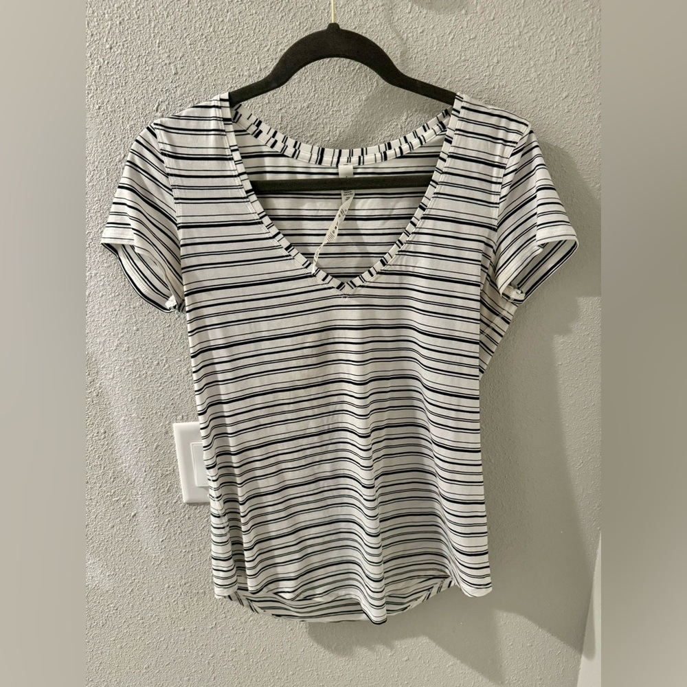 Lululemon tee